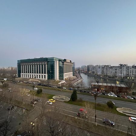 Unirii Lake Tribunal Boekarest Buitenkant foto