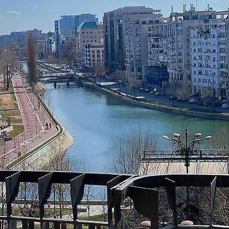 Unirii Lake Tribunal Boekarest Buitenkant foto