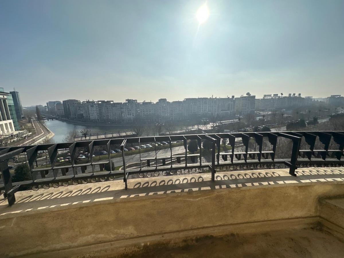 Unirii Lake Tribunal Boekarest Buitenkant foto