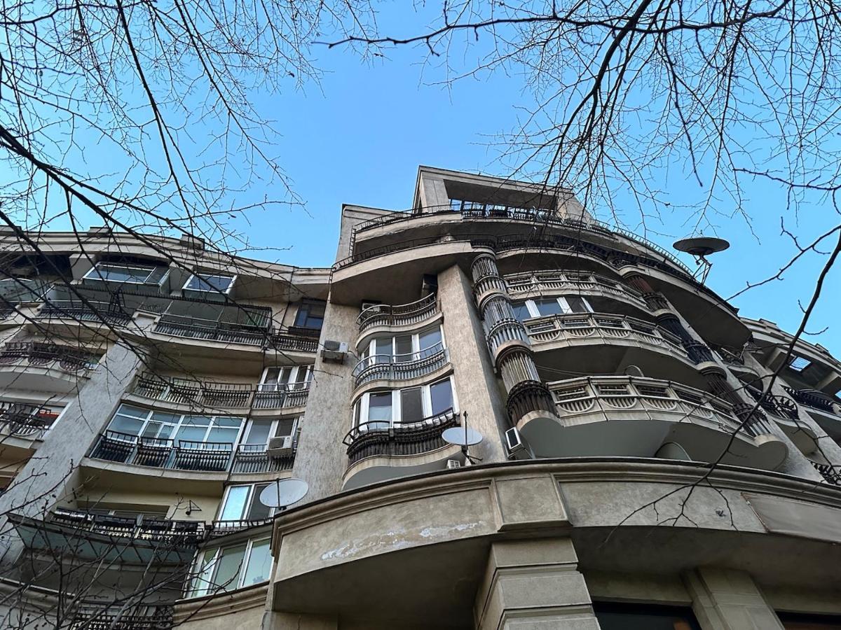 Unirii Lake Tribunal Boekarest Buitenkant foto