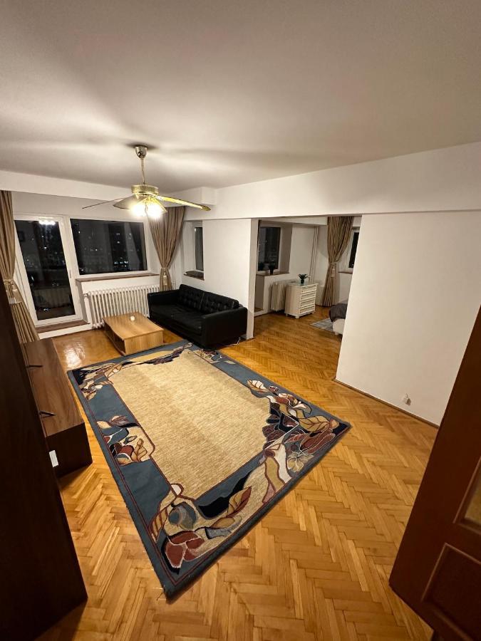 Unirii Lake Tribunal Boekarest Buitenkant foto