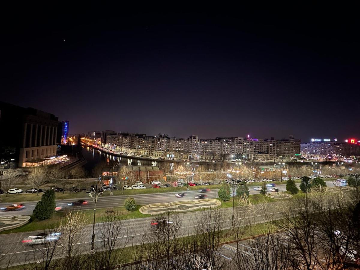 Unirii Lake Tribunal Boekarest Buitenkant foto