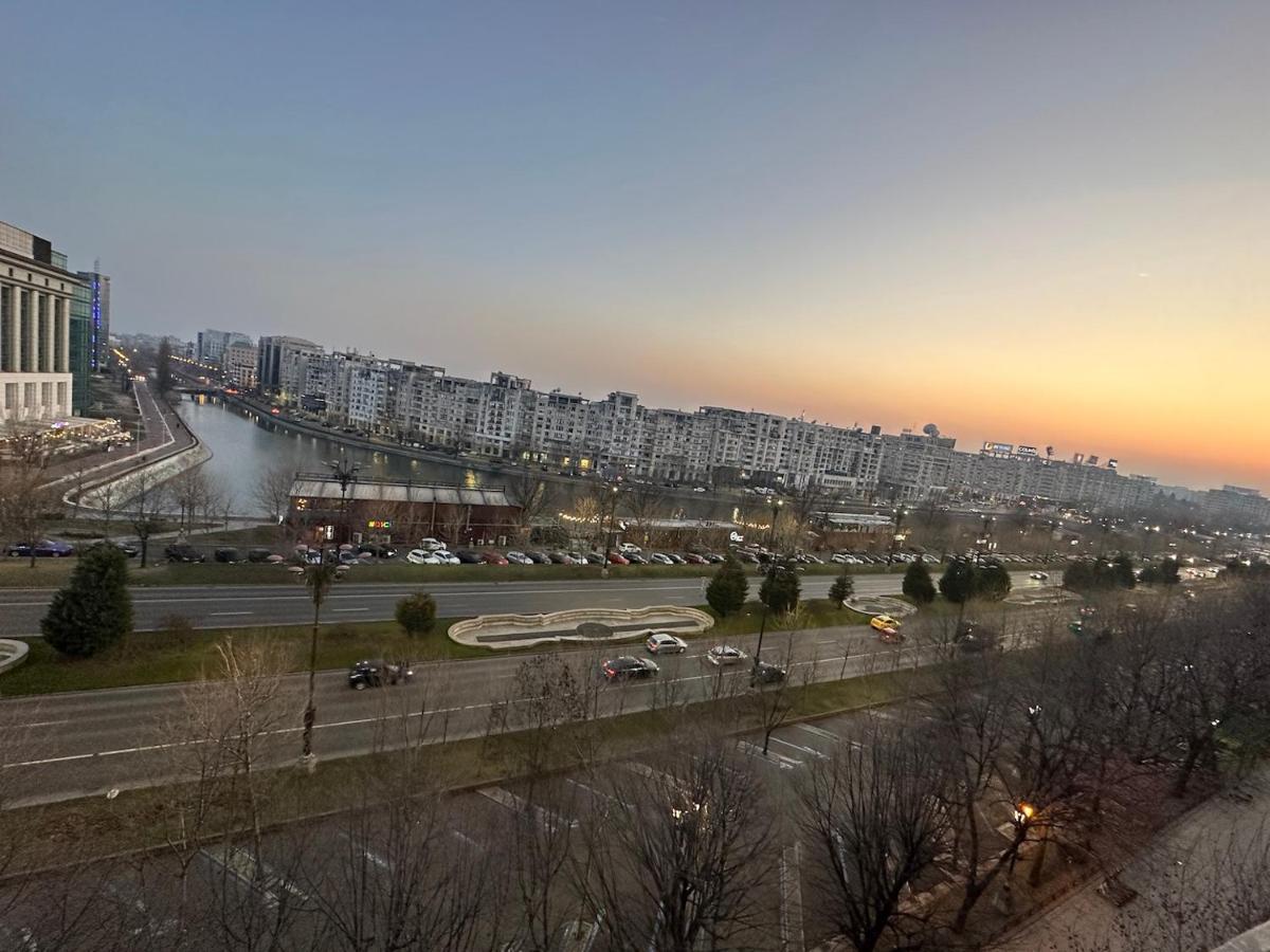 Unirii Lake Tribunal Boekarest Buitenkant foto