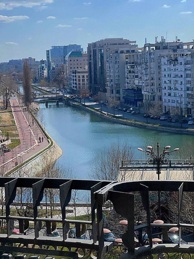 Unirii Lake Tribunal Boekarest Buitenkant foto