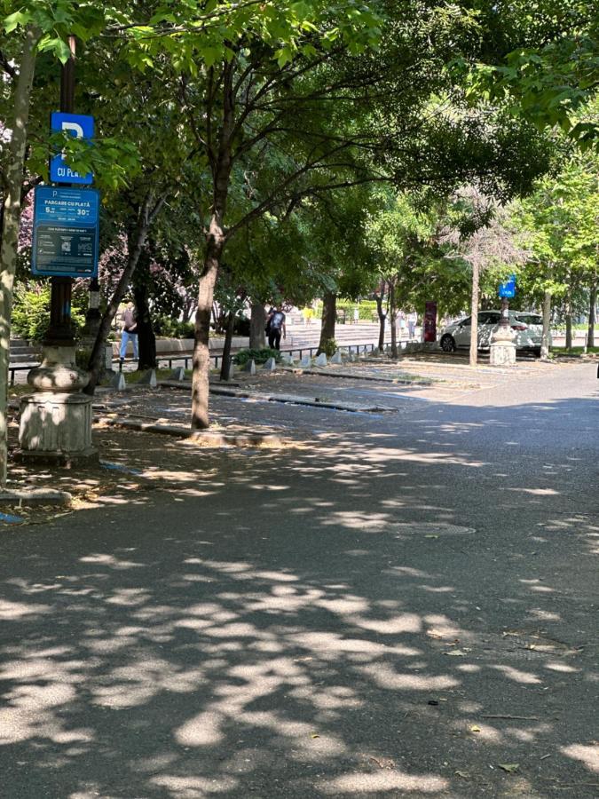Unirii Lake Tribunal Boekarest Buitenkant foto